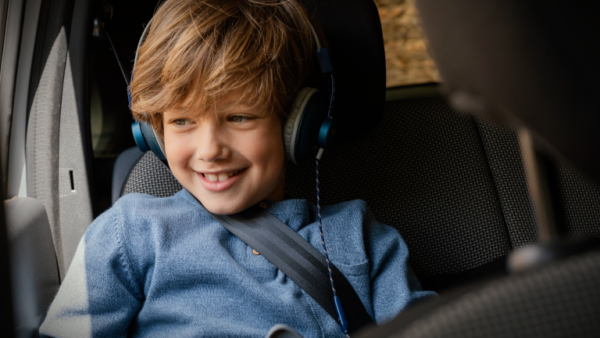 Viagens tranquilas: guia de segurança para dirigir com crianças dentro do carro!