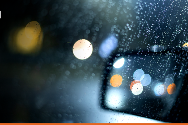 A chuva muda a condução de carros blindados: veja